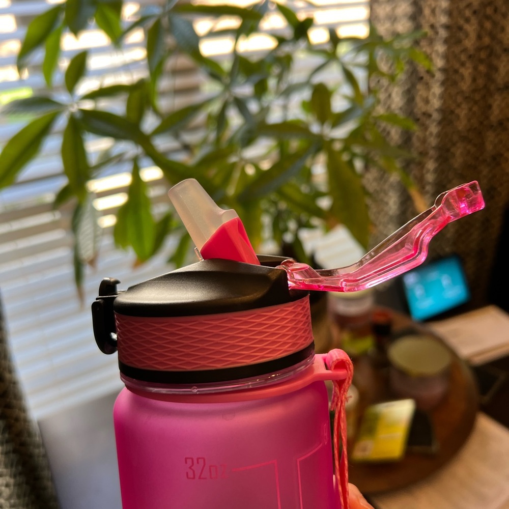 Water bottle - Picture 2 of 3